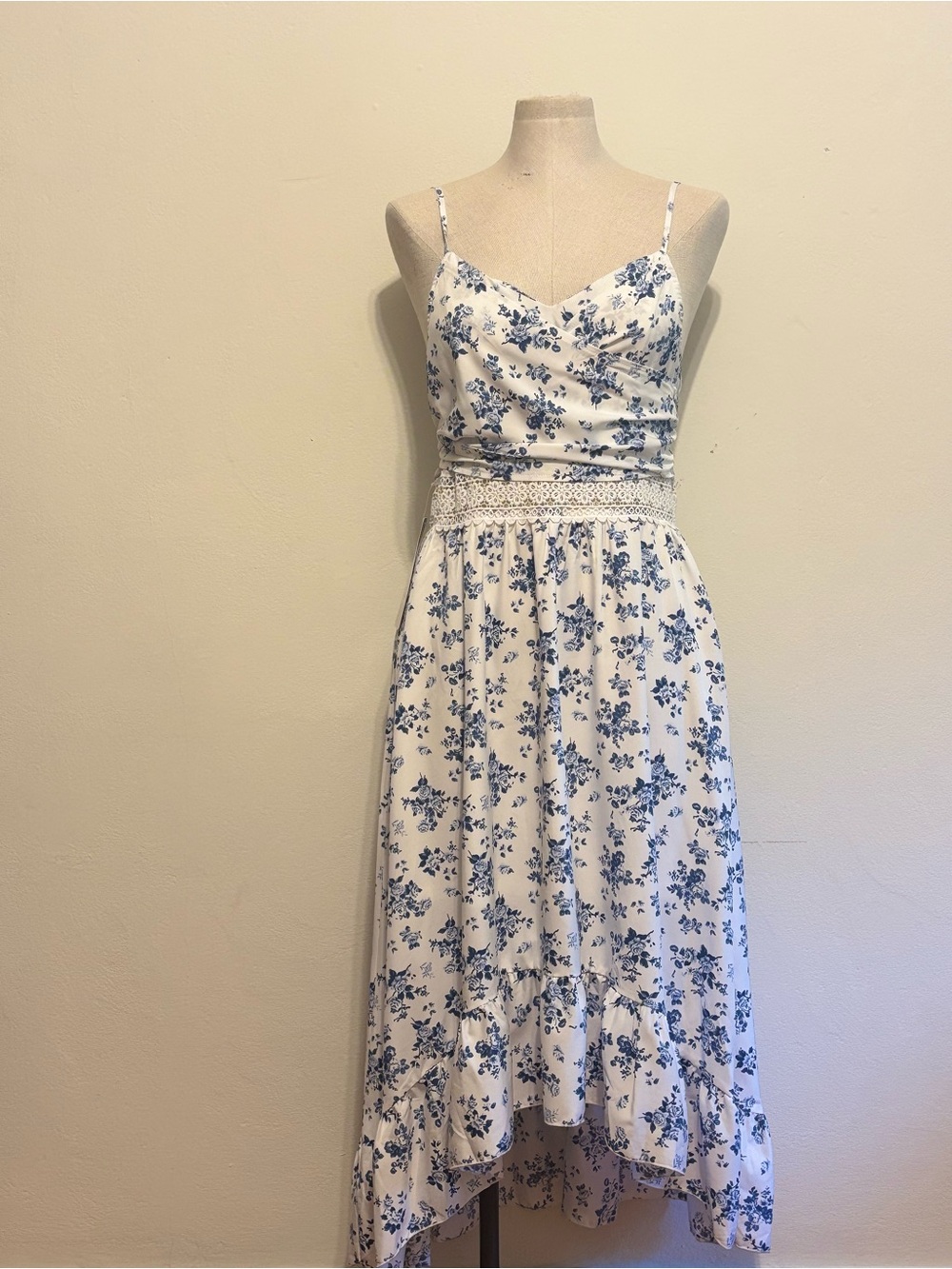 NWT Luxedo Blue & White Floral High-Low Fit & Flare Dress Size Large